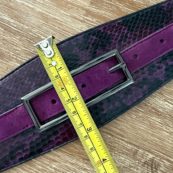 White House black market leather and elastic wide belt with snap closure - Picture 6 of 7